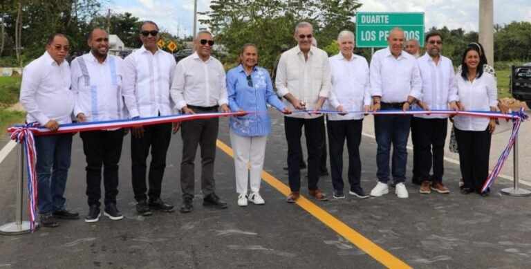 Agradecen al presidente Abinader la reconstrucción de la carretera que conecta Villa Riva con la Autopista Nordeste