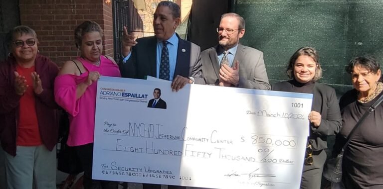 Espaillat entrega más de US$14 millones a entidades de su distrito NY-13