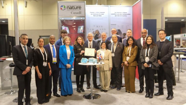 Misión Canada y minas