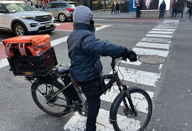 No más multas a ciclistas en NYC por infracciones de tráfico menores
