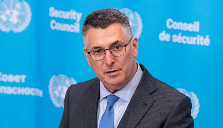 carga contra sanchez