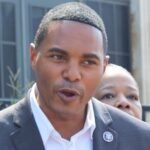 Congresista Torres insta a CPC crear plan proteger inquilinos edificios de Ved Parkash bajo ejecución hipotecaria