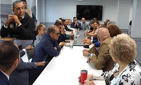 Parrafo 5 . Visitan congresista Espaillat