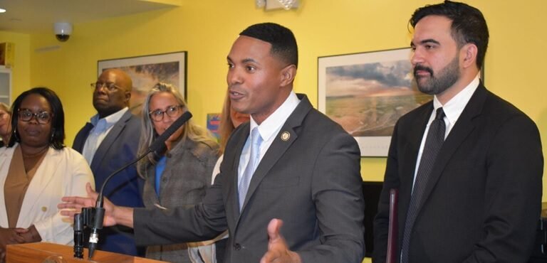 Congresista Torres asegura US$2 millones para llevar internet alta velocidad al Bronx y cerrar brecha digital