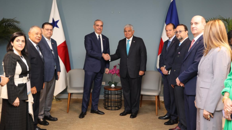 lideres panameños