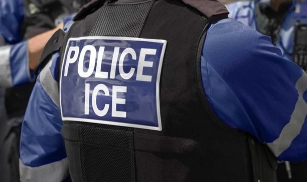Dominicanos en NYC aplauden que juez prohíba arrestos de ICE dentro o cerca de tribunales migratorios