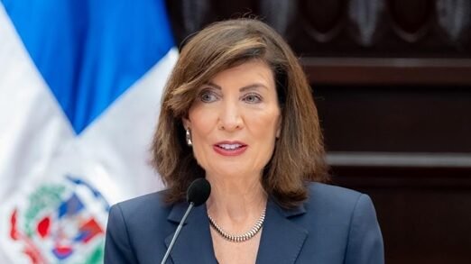 Gobernadora NY reafirma su apoyo reelección del congresista Espaillat D-13