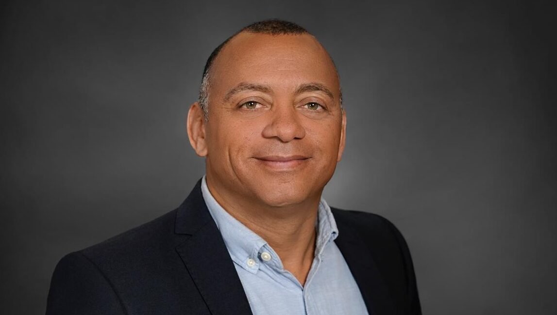 iskander santana