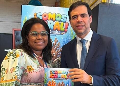 Ministro de Cultura valoró en NY libro infantil de la escritora Susibel Espaillat