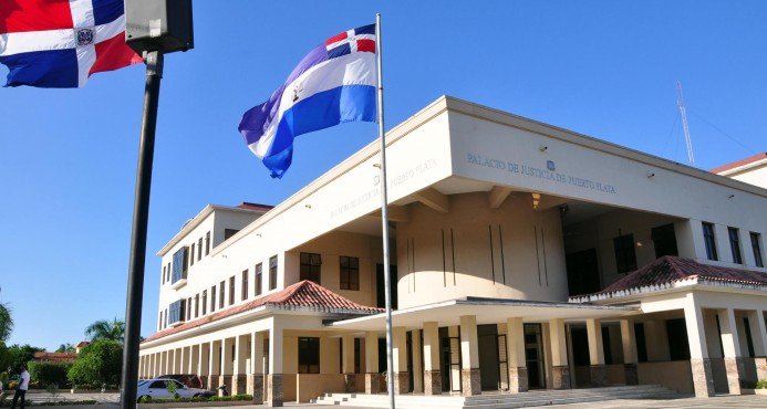 PALACIO DE JUSTICIA DE PUERTO PLATA fachada