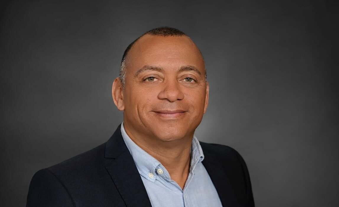 iskander santana