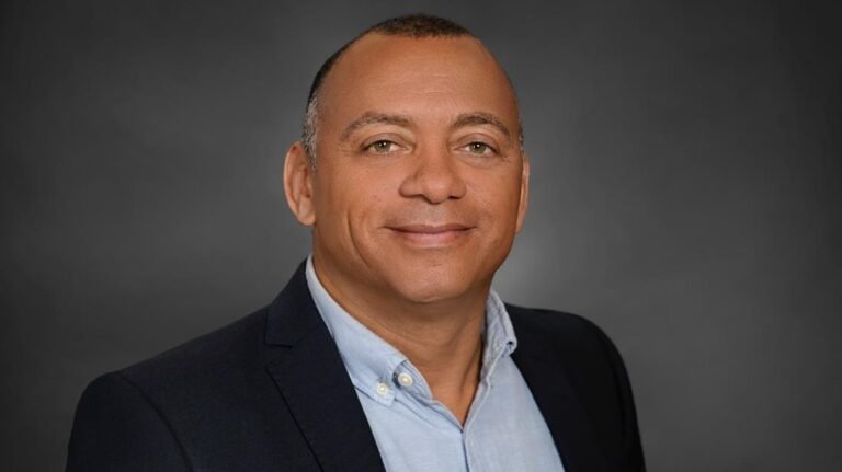 iskander santana